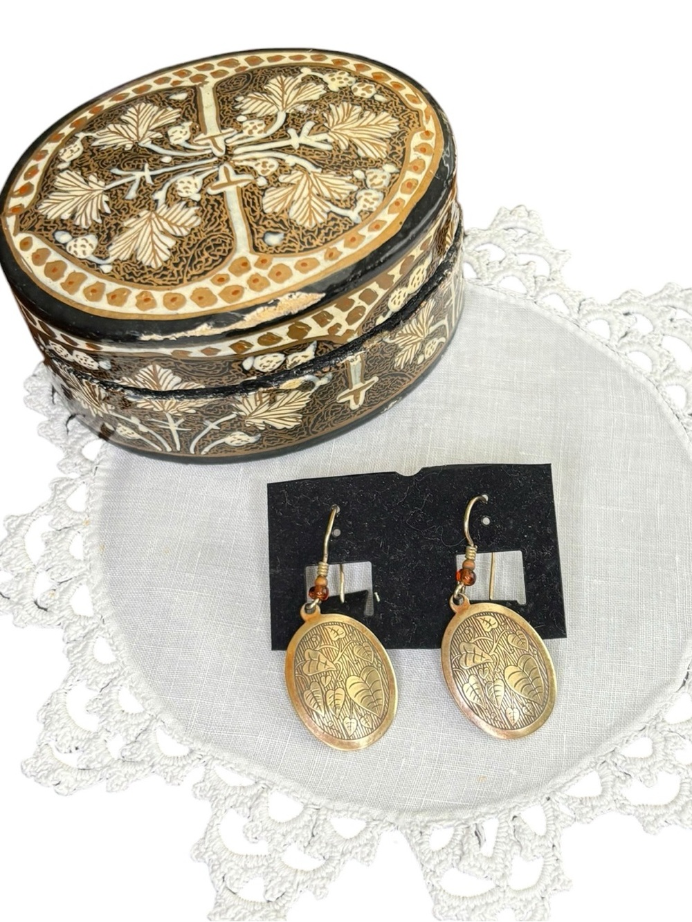 Vintage Kashmir India Hand Painted Trinket Box + Vintage Brass Etched earrings - Picture 9 of 9